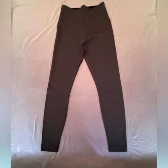 SOLD OUT NWT Lysse Deep Olive Center Seam Ponte High Waist Leggings Small $88 - Picture 6 of 11